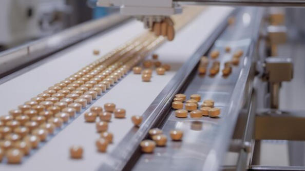 L&iacute;nea de producci&oacute;n farmac&eacute;utica Indonesia